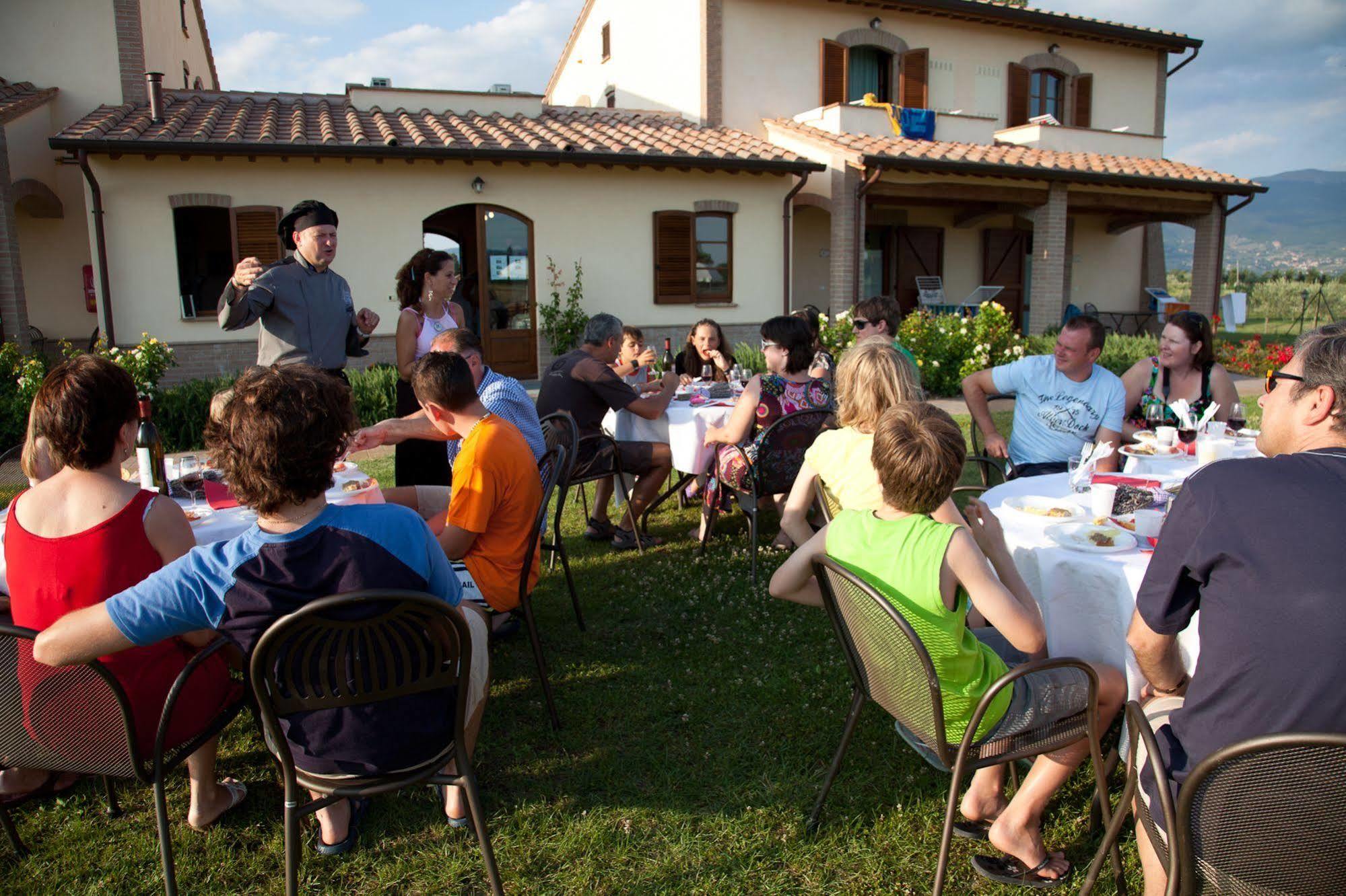 Agriturismo Le Rondini Di Francesco Di Assisi Cannara Exterior foto